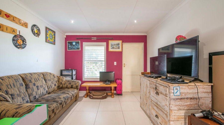 2 Bedroom Property for Sale in Vredekloof East Western Cape